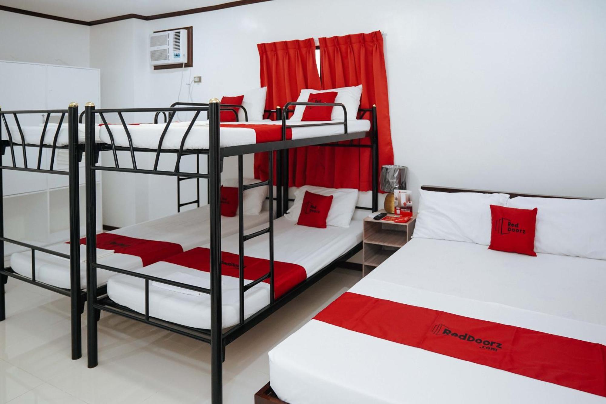 Reddoorz Plus At Billy'S Resort Oslob Exterior foto
