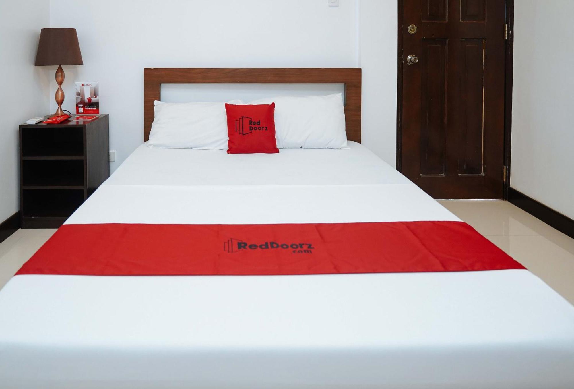 Reddoorz Plus At Billy'S Resort Oslob Exterior foto