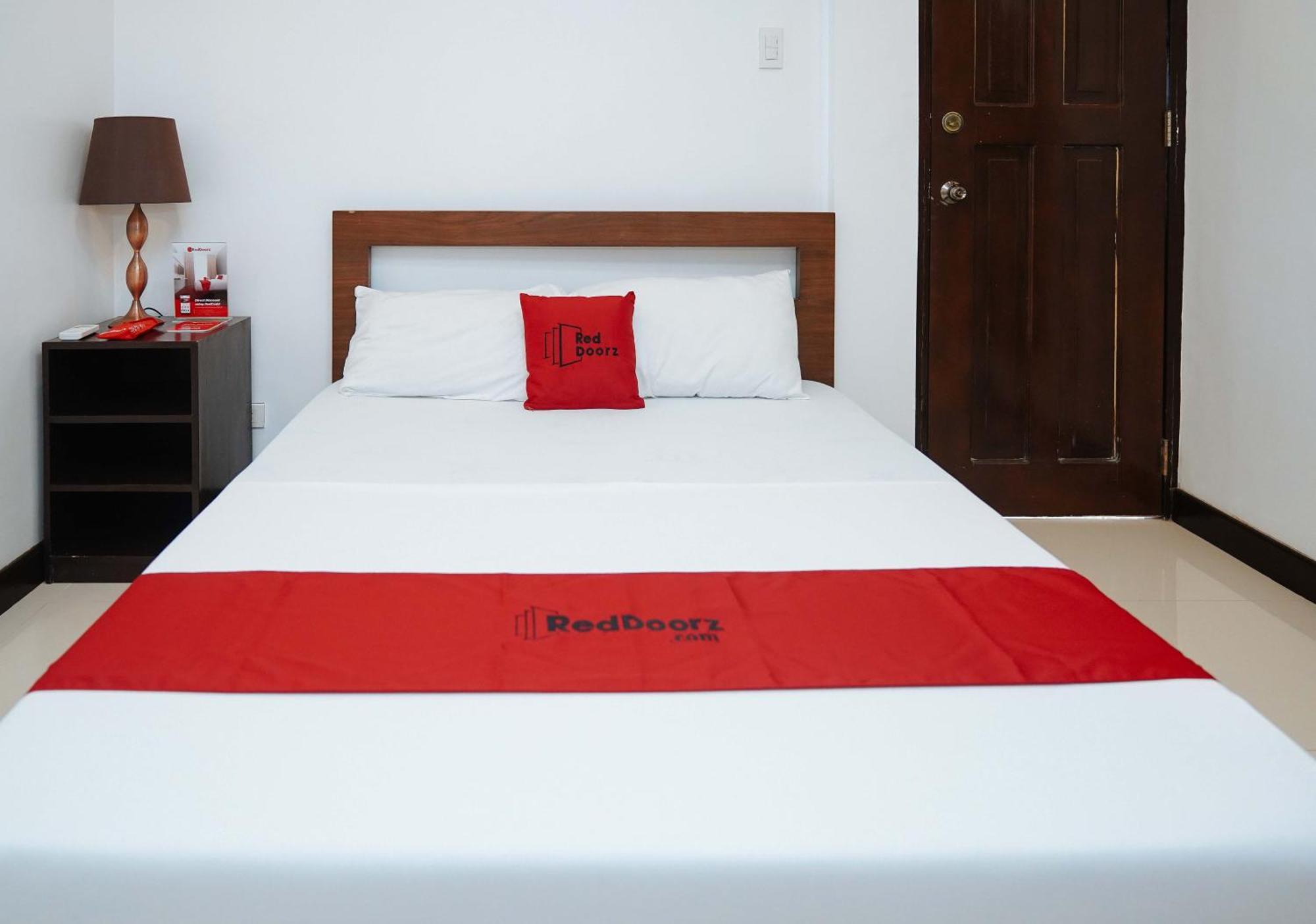 Reddoorz Plus At Billy'S Resort Oslob Exterior foto